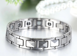 ✦ Класическа магнитна Tungsten гривна в сребрист цвят за мъже 2026 ✦